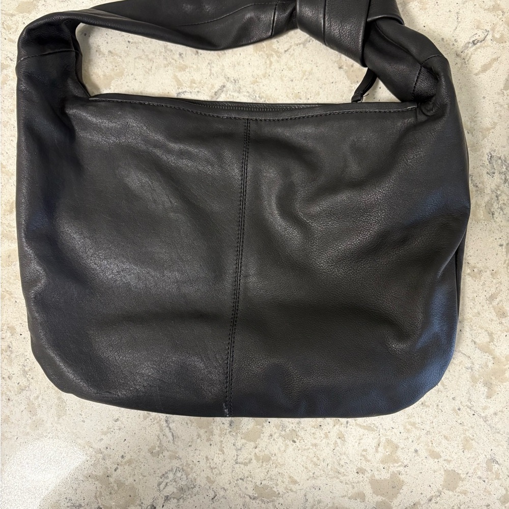 🌻SOLD🌻 Black Leather Shoulder Bag